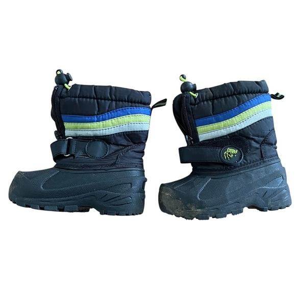 kola kids Other - Kola Kids' Black insulated snow Boots with Blue and Green Stripes size 5